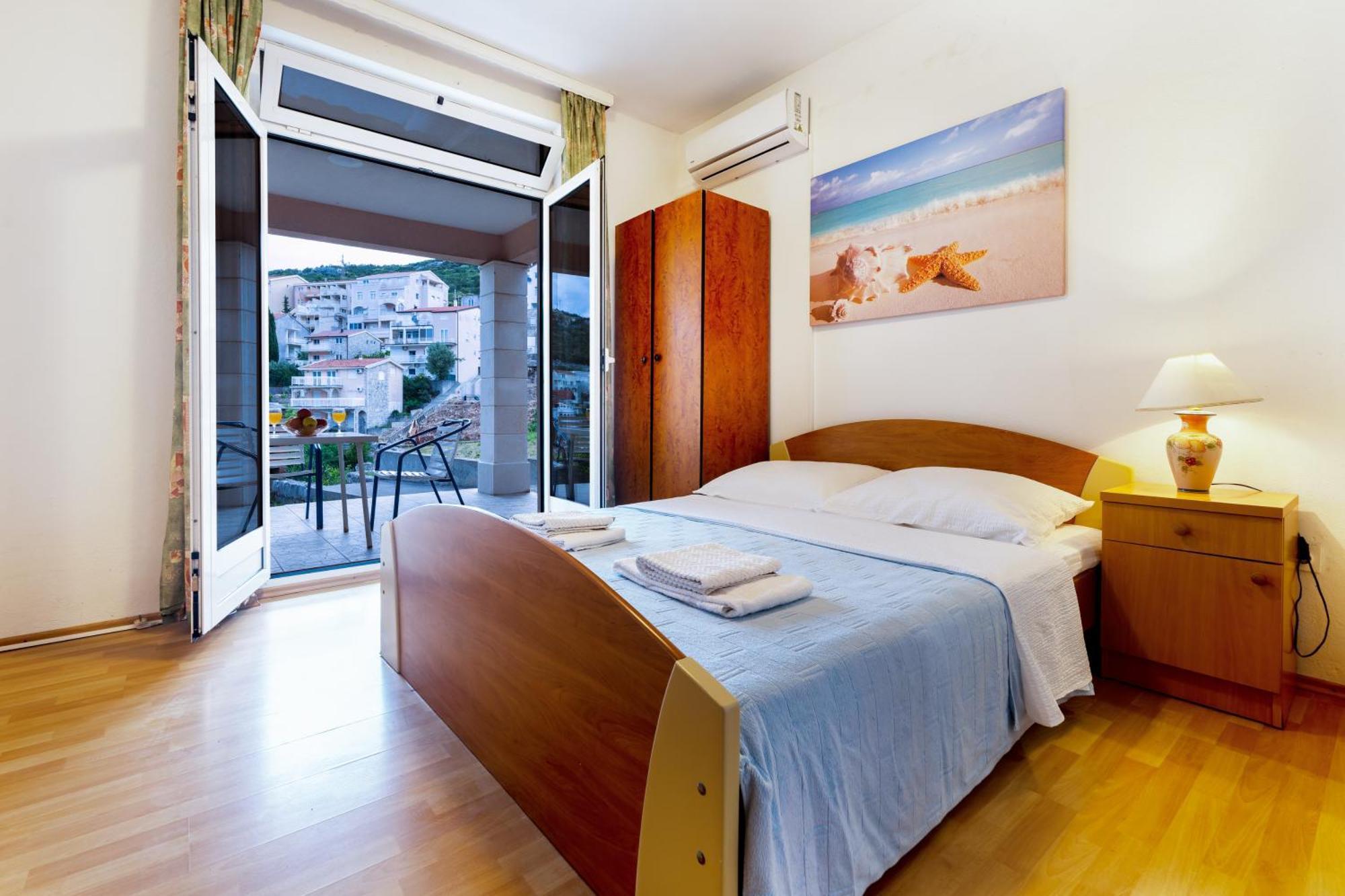 Apartments And Rooms Breeze Неум Екстериор снимка