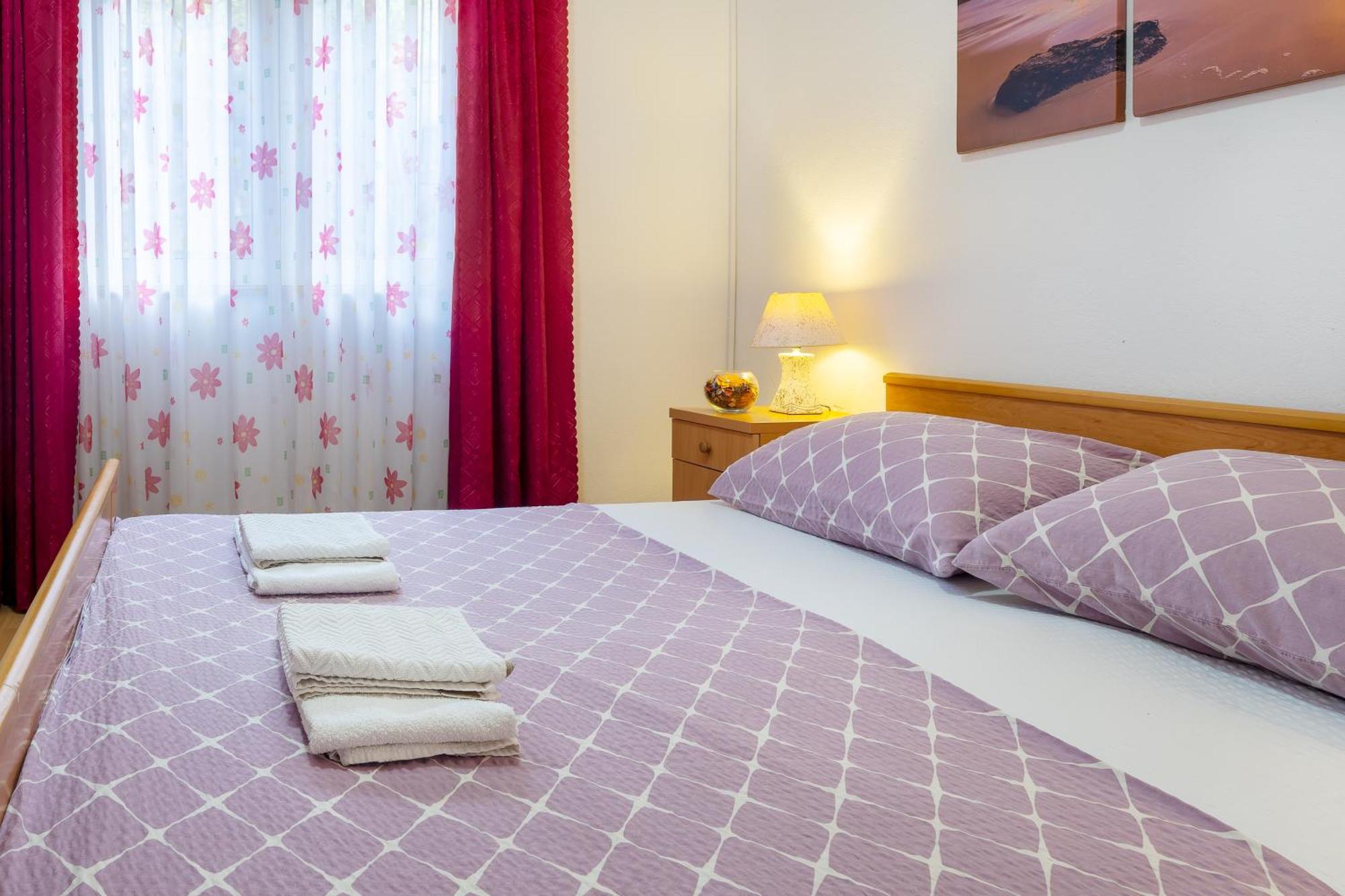 Apartments And Rooms Breeze Неум Стая снимка